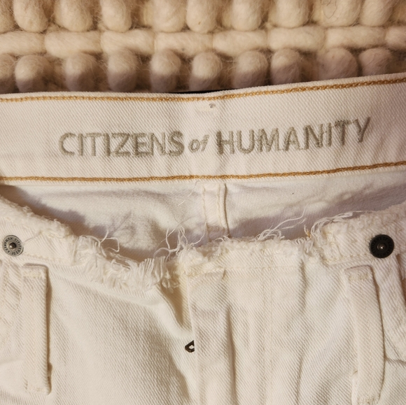 Super low rise Citizen of humanity jean shorts - Picture 3 of 11